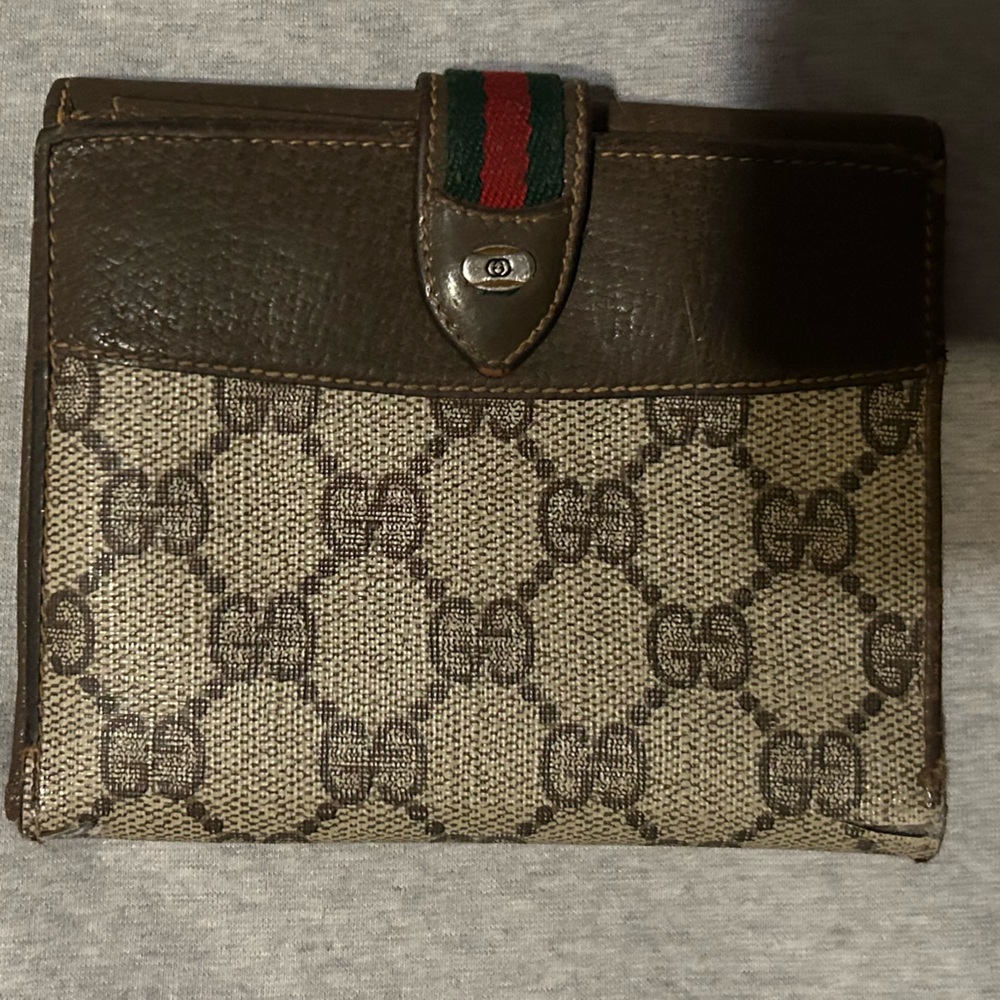 Vintage Gucci wallet